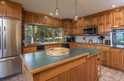 Ludlow Kabine | Summit Cabin In Ludlow 4 Bedroom Cabin by RedAwning