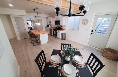 Santaquin Wohnung | Summit Creek Retreat - new, modern 2-bedroom apartment with fast fiber internet.