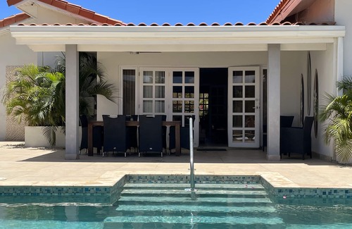 Ponton Villa | Sun, Fun & Family Time – Private Aruba Villa with Pool & Privacy