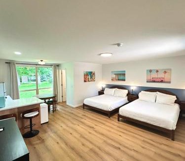 Port Austin Hotel | Sun & Sand Resort