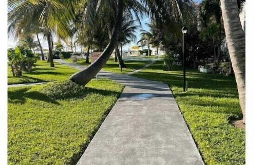 Williams Town Wohnung | Sun, Sand & Sea at Coral Beach!