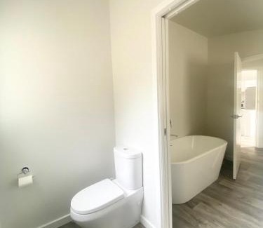 Bluff Hill Haus | Sun Sea Scenery - Newly Renovated