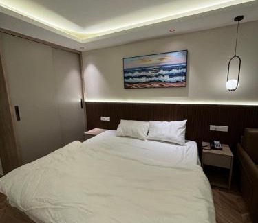 Jaypee Greens Wohnung | Sun twilight studio and hotal