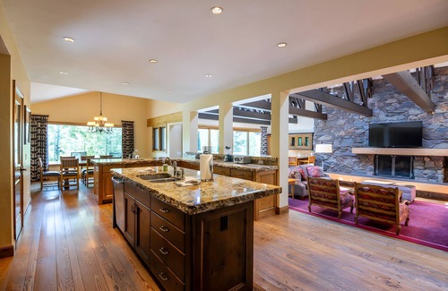 Elkhorn Hütte | Relax and Unwind! Convenient Cottage w/Kitchen, Fireplace near Scenic Outdoors!