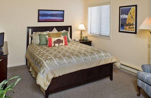 Elkhorn Hotel | Sun Valley Resort, One Bedroom Condo with One Queen