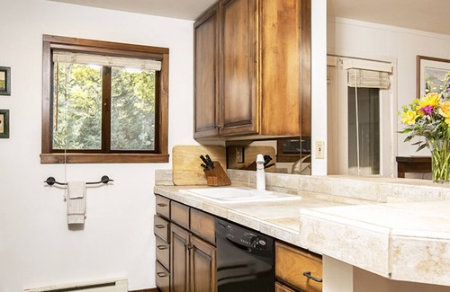 Elkhorn Hotel | Sun Valley Resort, Three Bedroom Five Beds Village Condo