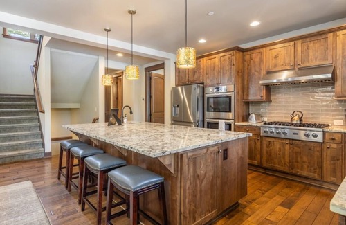 Cle Elum Haus | Suncadia 5 Bdrm Home with Pool Table Overlooking Golf Course