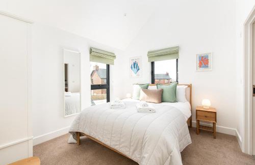 Holworth Haus | Sunday Sun BR31 Silverlake Dorset