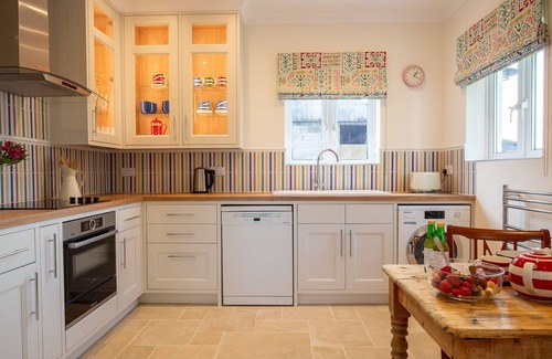 Chipping Campden Hütte | Sundown Lodge - sleeps 4 guests in 1 bedroom, Weston Subedge