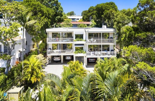 Noosa Heads Wohnung | Sundowner 3 - A fantastic view over Laguna Bay to the Noosa North Shore beach.