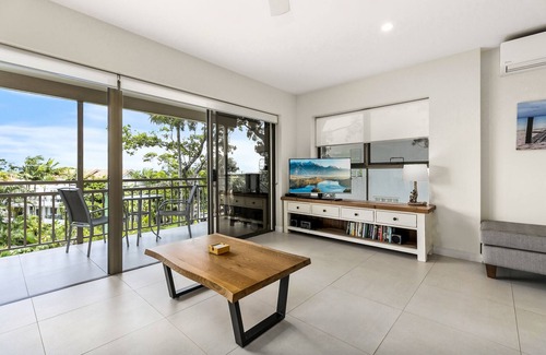 Noosa Heads Wohnung | Sundowner 3 - A fantastic view over Laguna Bay to the Noosa North Shore beach.