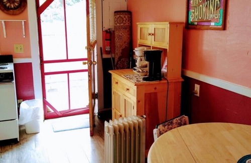 Hot Springs Hütte | Sunflower Cottage