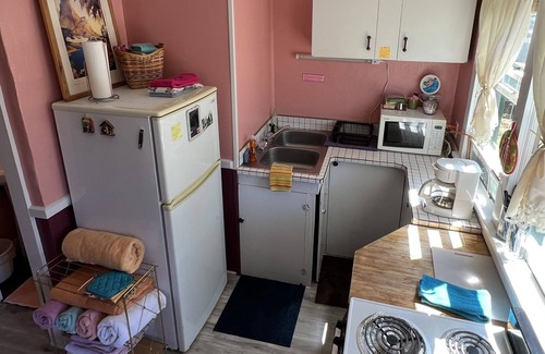 Hot Springs Hütte | Sunflower Cottage