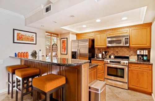 Historic Tennis Club Haus | Sunkist at 411 - Walking Distance to Downtown PS