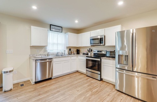 Milford Haus | Sunlit Milford Townhome < 2 Mi to Riverwalk!