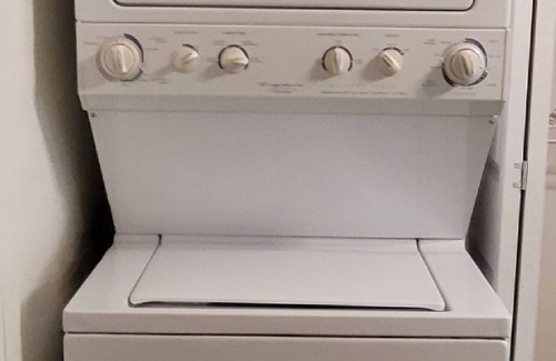 Oak Harbor Eigentumswohnung | Sunnie Days condo on Lake Erie. In Oak Harbor, 2 minute walk to the lake.