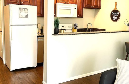 Arlington Heights Wohnung | Sunny 1BR Apartment in the Surburbs