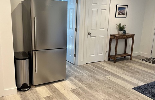 Green Harbor-Cedar Crest Hütte | Sunny 2-bedroom beach cottage, walk to beach!