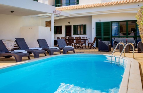 Urbanizacao dos Calicos Haus | Sunny 2BDR House W/ Private Pool by LovelyStay