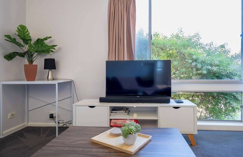 Highton Wohnung | Sunny 2BR Home in Highton – Easy Geelong Access