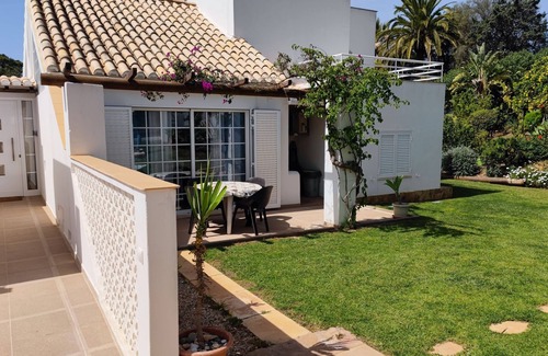 Guia Villa | Sonnige Villa mit 3 Schlafzimmern, Swimmingpool und großem umzäunten Garten