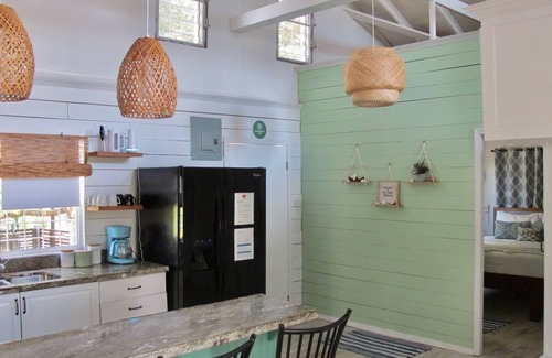 Surfside Haus | Sunny Bungalow, 3 Bedroom-Beachfront-Private Pool