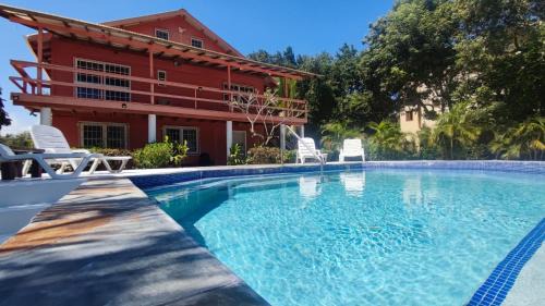 Surfside Haus | Sunny Bungalow 2B