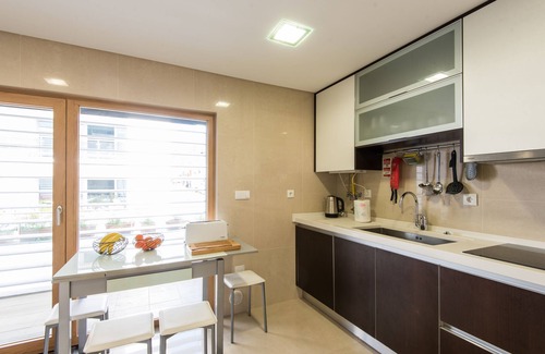 Cascais Wohnung | Ausgezeichnete zentrale Luxus, 2 Schlafzimmer / 2WC Garage, kein Auto, 8 Minuten zu Fuß zum Strand