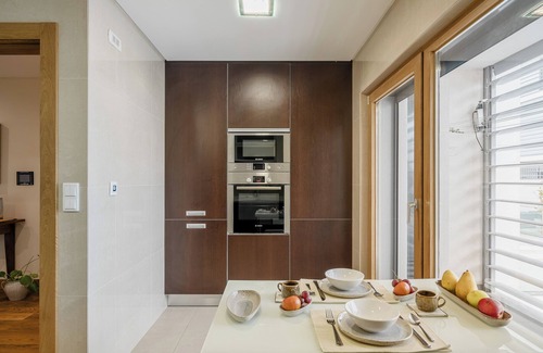Cascais Wohnung | Ausgezeichnete zentrale Luxus, 2 Schlafzimmer / 2WC Garage, kein Auto, 8 Minuten zu Fuß zum Strand