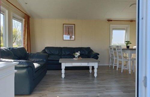 Berkhout Skihütte | Sunny Chalet near Amsterdam at Camping Venhop