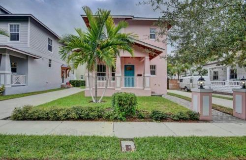 Grandview Heights Villa | Sunny Days Walking Distance To Everything! Villa