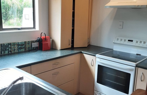 Taupo Bay Haus | Sunny Daze - Taupo Bay