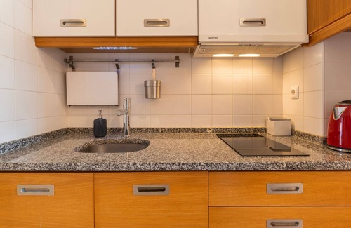 Sao Bento Wohnung | Sunny Design Apt in Praça das Flores by LovelyStay
