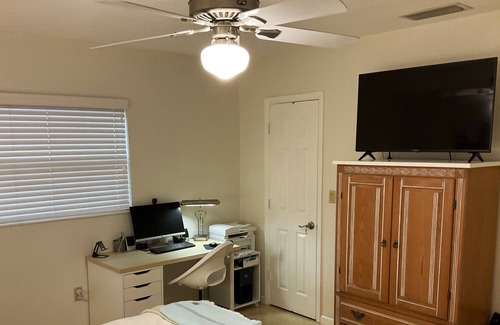 Boulevard Heights Villa | SUNNY FLORIDA VILLA. 20 minutes from beach, heated pool!