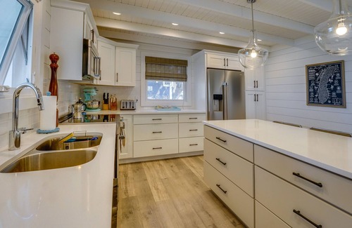 Mears Hütte | Sunny Mears Vacation Rental w/ Private Beach!