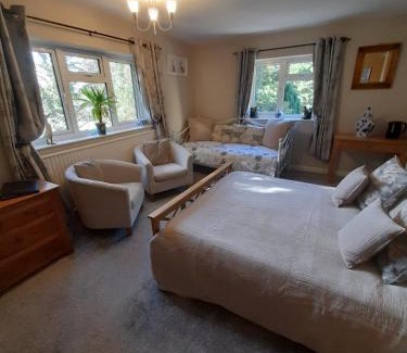 Bourton Bed & Breakfast | Sunny Nest
