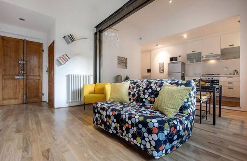 Le Cure Wohnung | Sunny Open Space with Terrace close to EUI with free parking nearby!