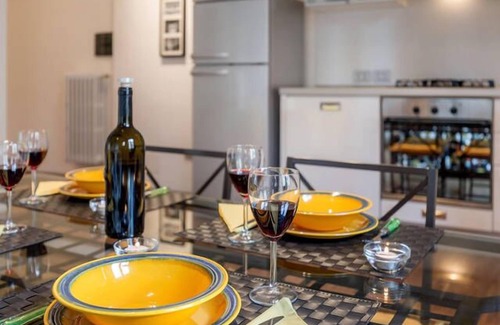 Le Cure Wohnung | Sunny Open Space with Terrace close to EUI with free parking nearby!