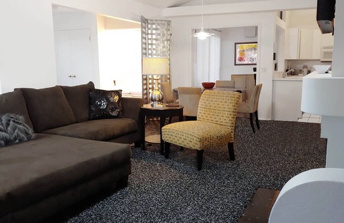 Millcreek Eigentumswohnung | SONNIG MIT BERGBLICK 2 SCHLAFZIMMER AN DER BASIS VON SCHLUCHTEN IN DER NÄHE VON 4 SKIGEBIETEN