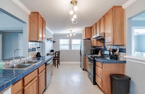 Venetia Haus | Sunny Side at Dog River-Dock, Lake, Fenced Yard