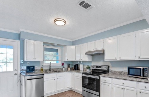 Sunset Pass Haus | Sunny Skies at Don Carlos