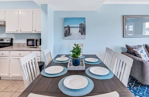 Sunset Pass Haus | Sunny Skies at Don Carlos