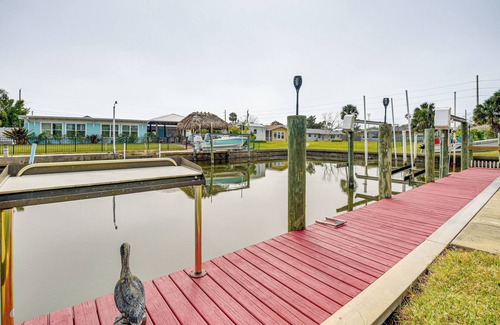 Palm Harbor Estates Haus | Sunny South Daytona Home w/ Pool & Grill!