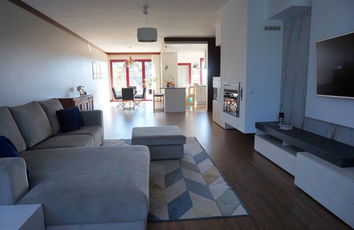 Leiria Eigentumswohnung | Sunny Spacious Condo w/Private Garden+pool Fully Equipped and Surnished