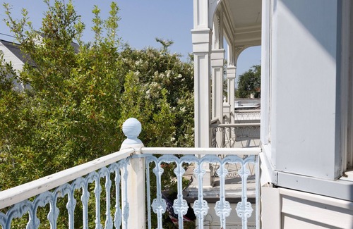 Faubourg Delassize Haus | Sunny Spacious Garden District Home