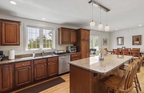 Westbrook Haus | Sunny spot minutes from Portland