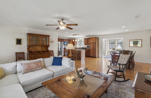 Westbrook Haus | Sunny spot minutes from Portland