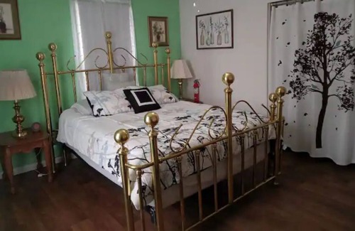 St. James Haus | Sunny Stay