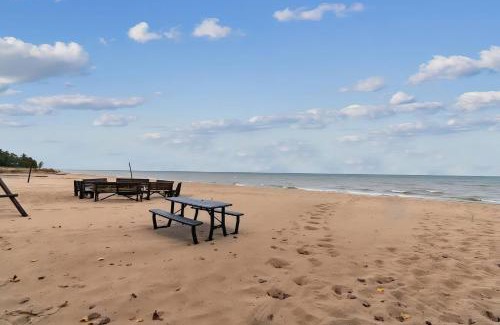 Greenbush Wohnung | Sunnyside Combined 12BR 5BA Lakefront Retreat