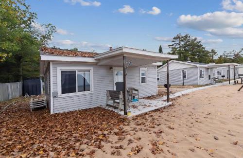 Greenbush Wohnung | Sunnyside Combined 12BR 5BA Lakefront Retreat